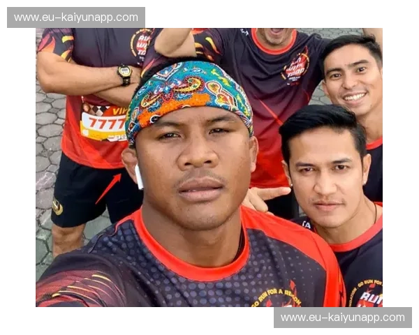 拳击的恩怨情仇：播求与佐藤的宿命对决，热血与荣耀的传奇篇章